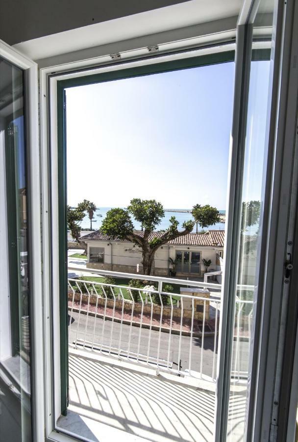Via Crispi - Dimora Di Mare Apartment Porto Empedocle Luaran gambar